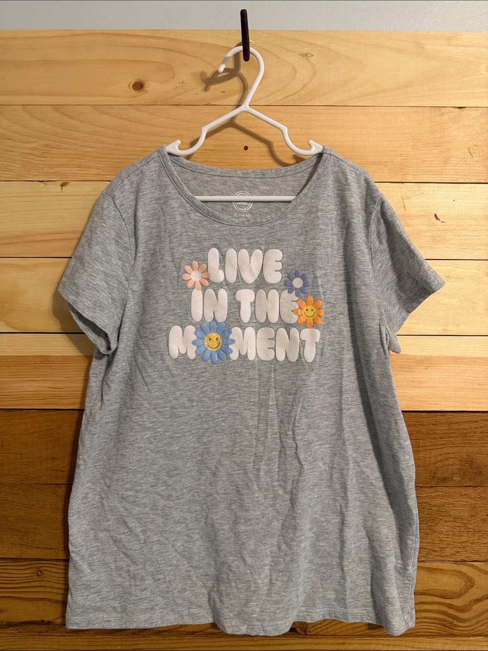 wonder nation Gray Tee with Floral 'Live in the Moment' Graphic